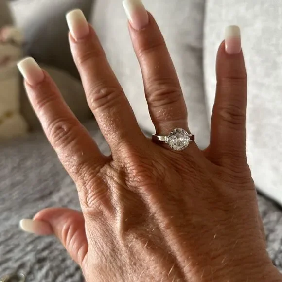 18K Gold Plated Cubic Zirconia Ring! - Picture 3 of 9